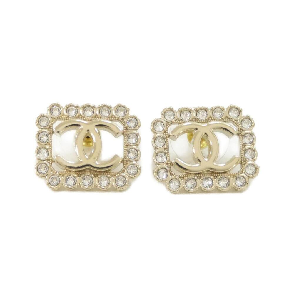 CHANEL White Earrings